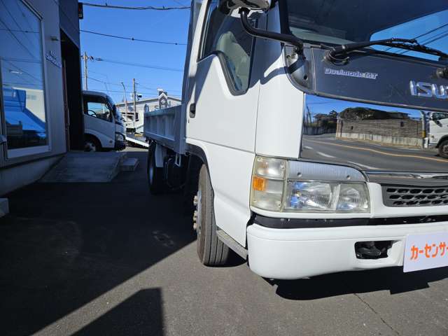 Isuzu Elf 4