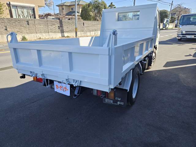 Isuzu Elf 8
