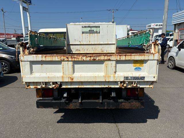 Isuzu Elf 6