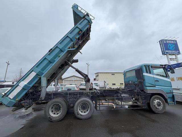 Mitsubishi Fuso Super Great 9