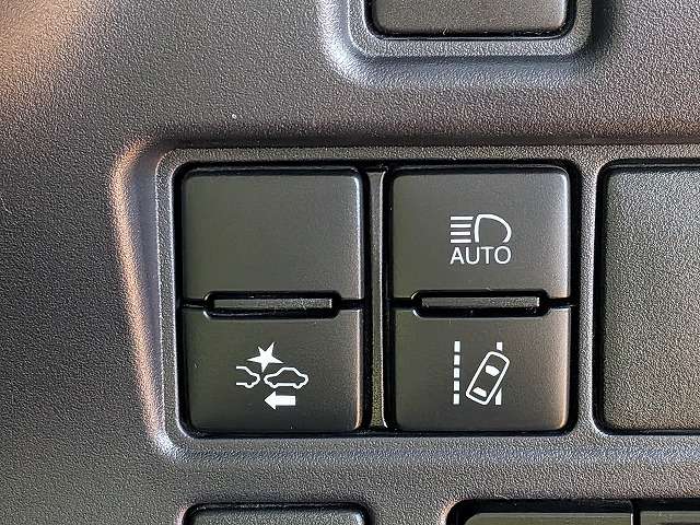 Toyota Voxy 7