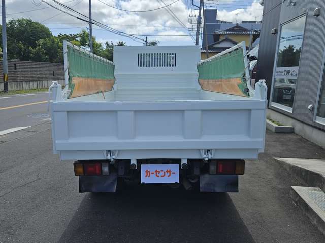 Isuzu Elf 7