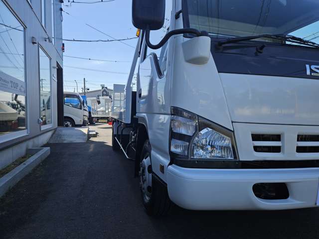 Isuzu Elf 4