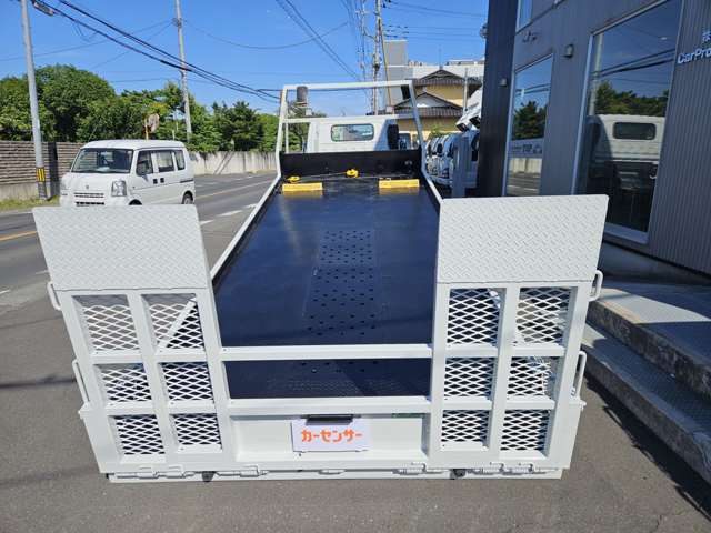 Isuzu Elf 9