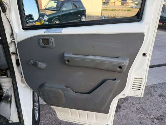 Mitsubishi Minicab Van 12
