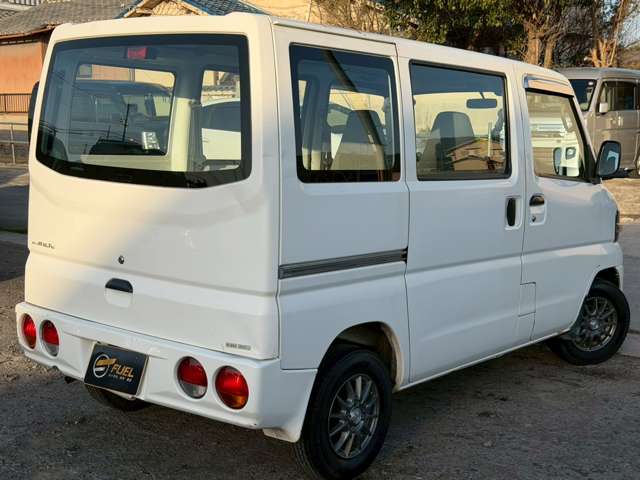 Mitsubishi Minicab Van 4