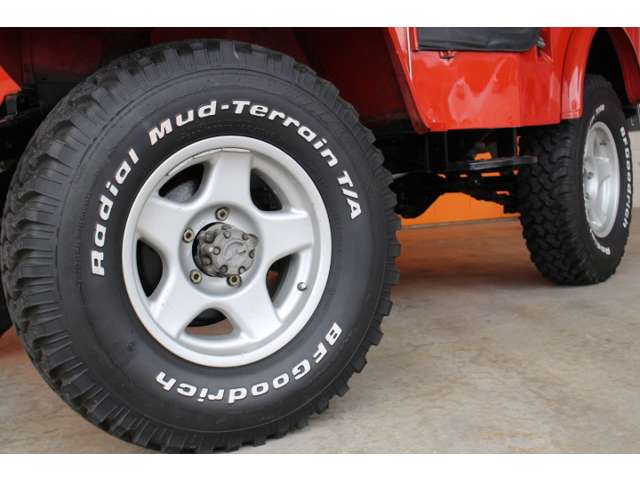 Mitsubishi Jeep 12