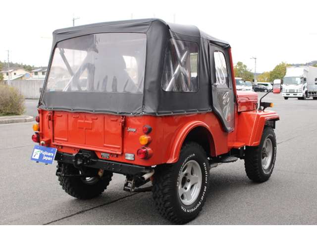 Mitsubishi Jeep 7