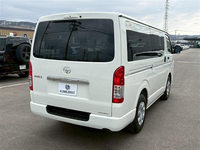 Toyota Hiace Van 6