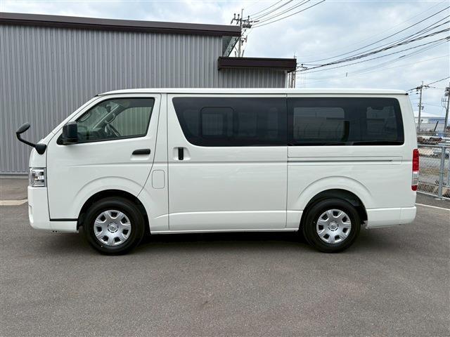 Toyota Hiace Van 9