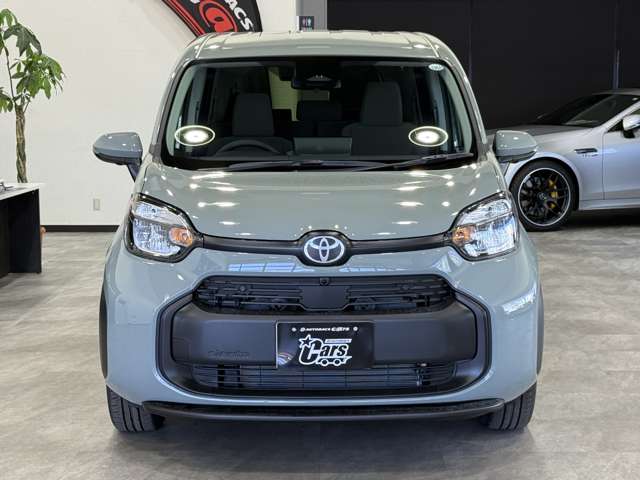 Toyota Sienta 11
