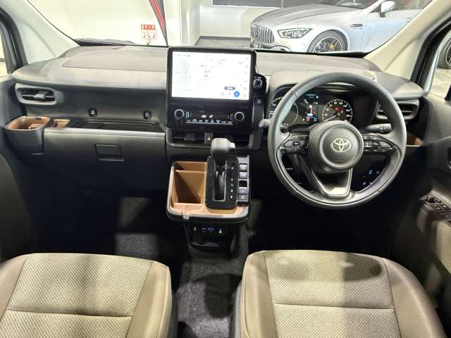 Toyota Sienta 7