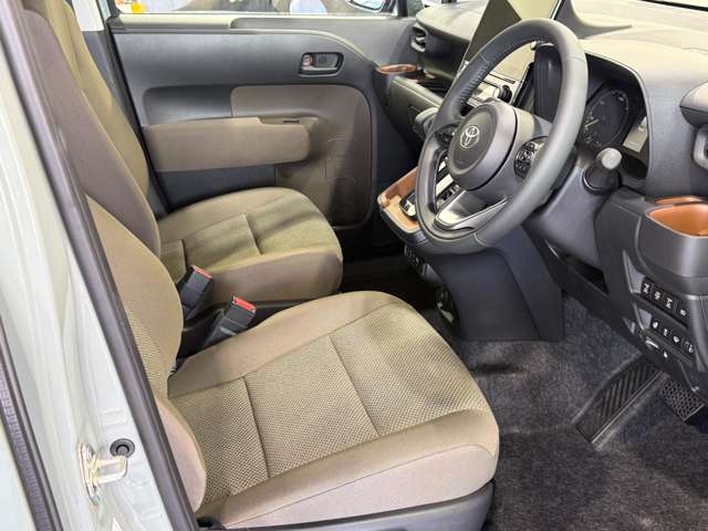 Toyota Sienta 8