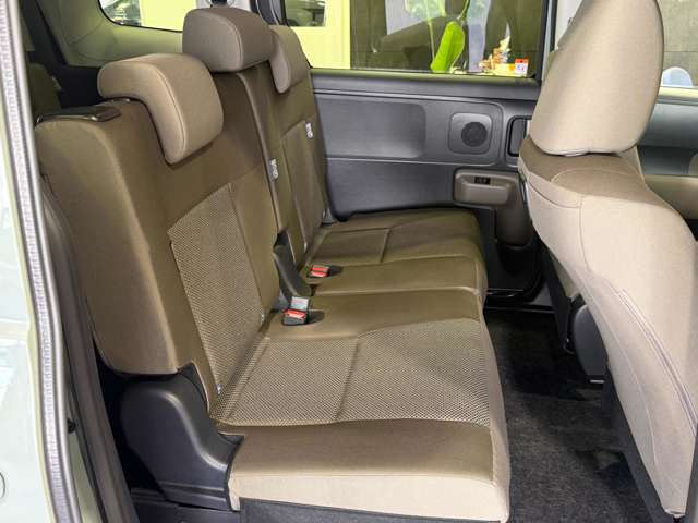 Toyota Sienta 9