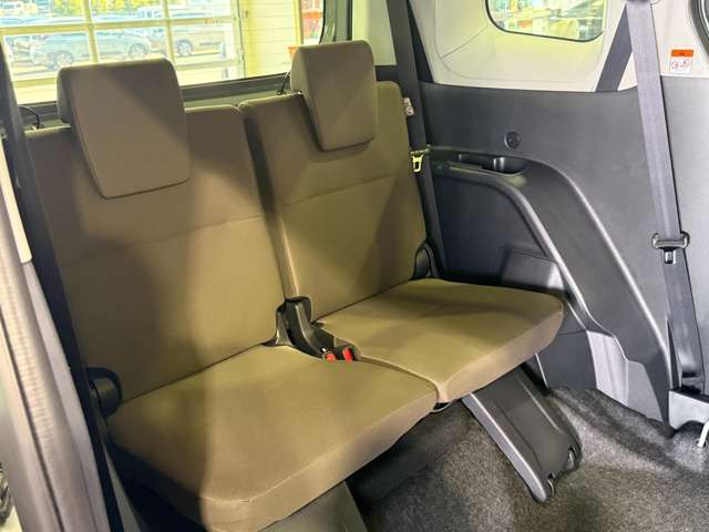 Toyota Sienta 10