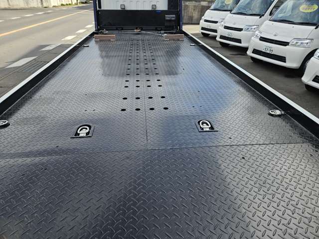 Isuzu Elf 9