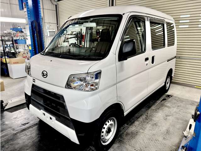 Daihatsu Hijet Cargo 3