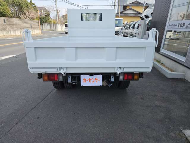 Isuzu Elf 7