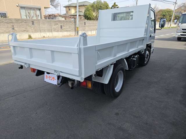 Isuzu Elf 8