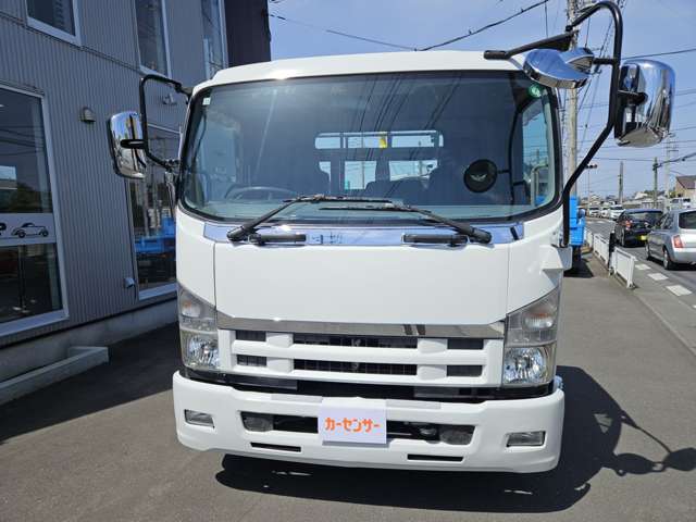 Isuzu Forward 2