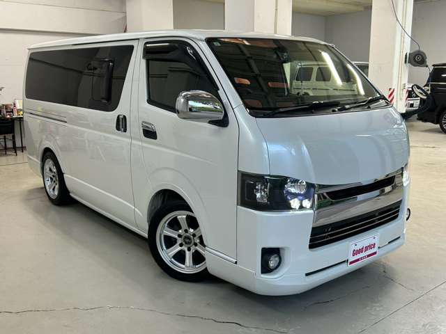 Toyota Hiace Van 12
