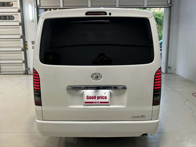 Toyota Hiace Van 9