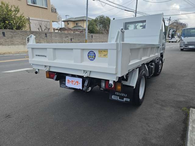 Isuzu Elf 8