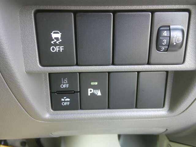 Nissan NV100 Clipper 11