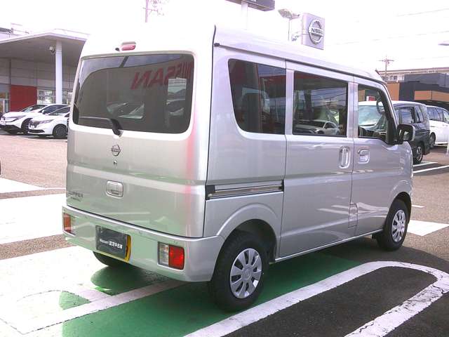 Nissan NV100 Clipper 2