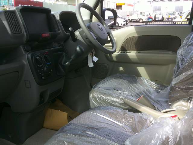 Nissan NV100 Clipper 8