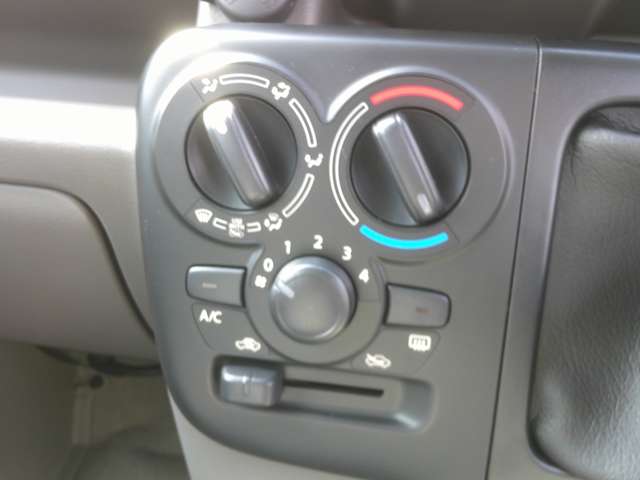 Nissan NV100 Clipper 10