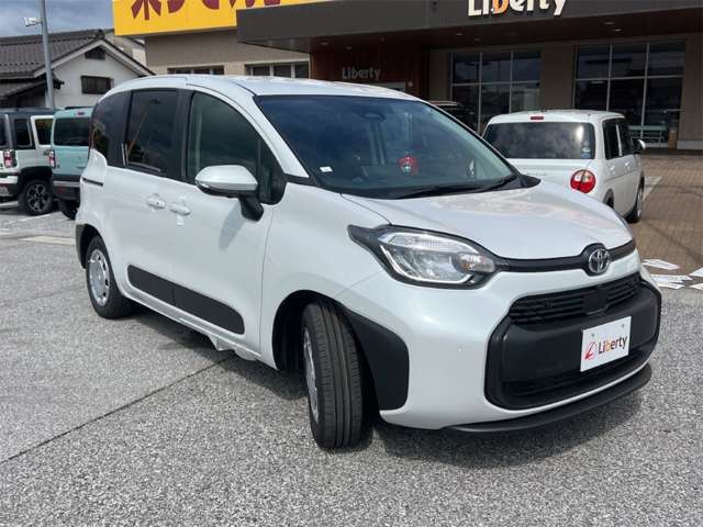 Toyota Sienta 6