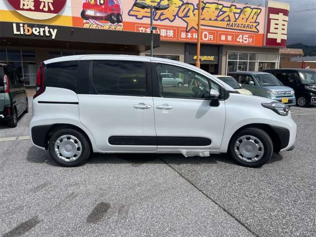 Toyota Sienta 7