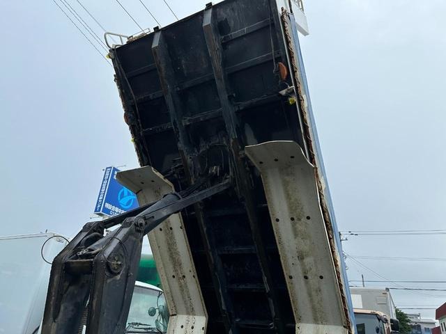 Hino Profia 9