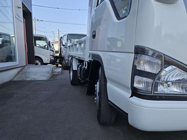 Isuzu Elf 4