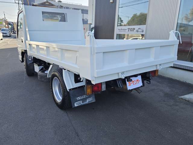 Isuzu Elf 6