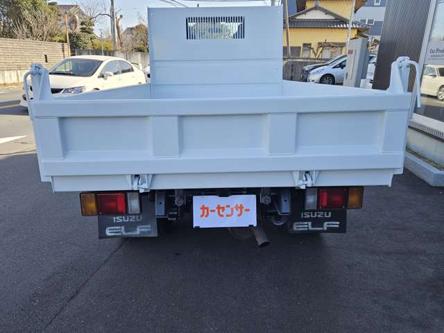 Isuzu Elf 7