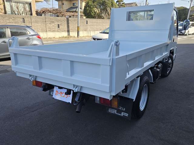 Isuzu Elf 8