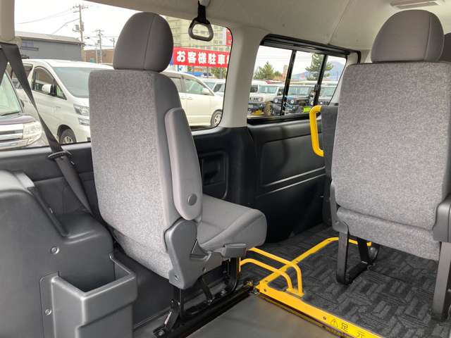 Toyota Hiace Van 9