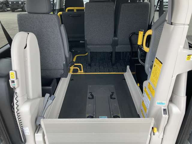 Toyota Hiace Van 10
