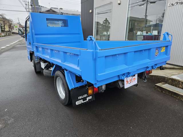 Isuzu Elf 6