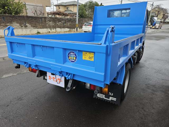 Isuzu Elf 8
