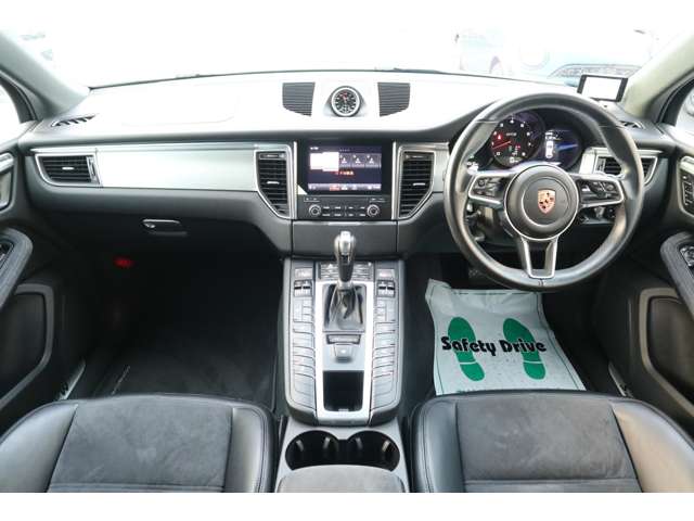 Porsche Macan 3