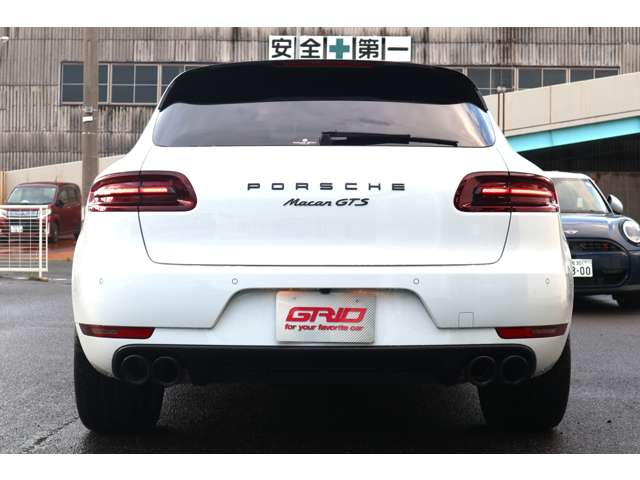 Porsche Macan 9