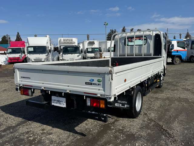 Isuzu Elf 4