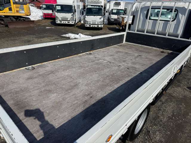 Isuzu Elf 7