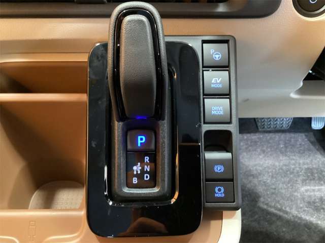 Toyota Sienta 11