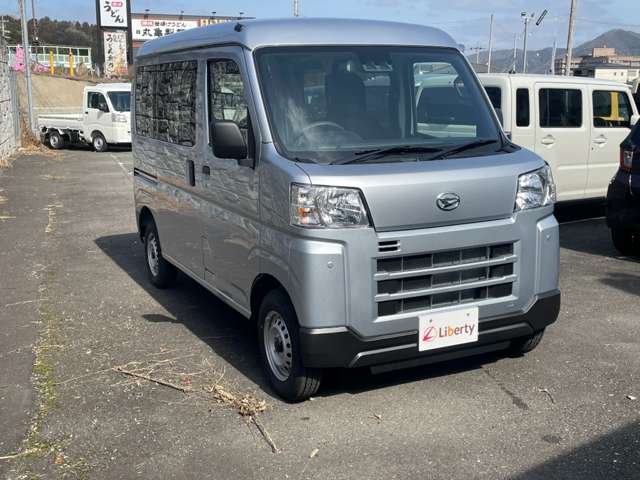 Daihatsu Hijet Cargo 6