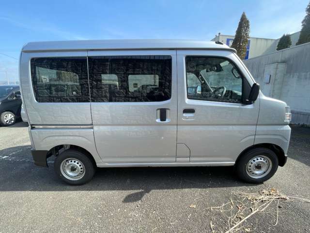 Daihatsu Hijet Cargo 8