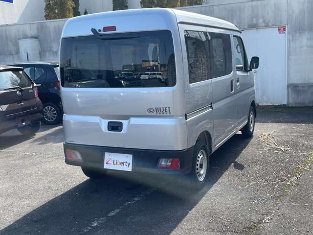 Daihatsu Hijet Cargo 10